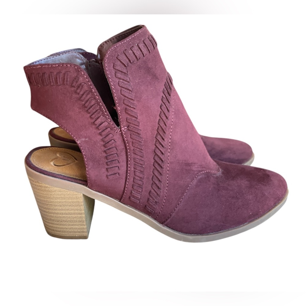 NWOT Madeline Allspice Closed Toe Chunky Heel Bootie, Cabernet, Size 10